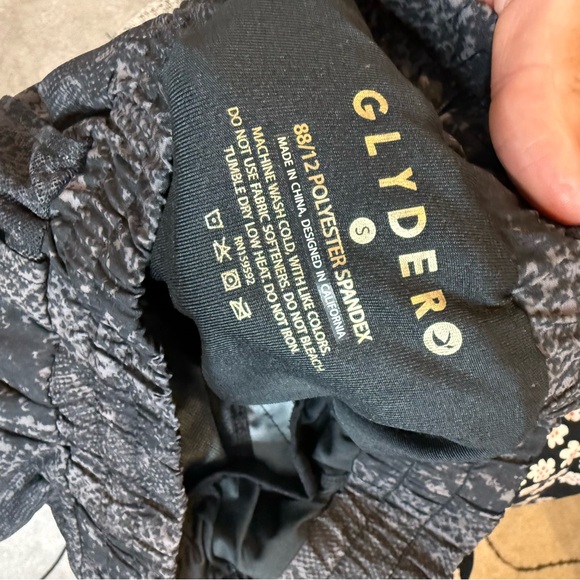 GLYDER Running Short in Brown Black Snake Reptile size small - Picture 4 of 9